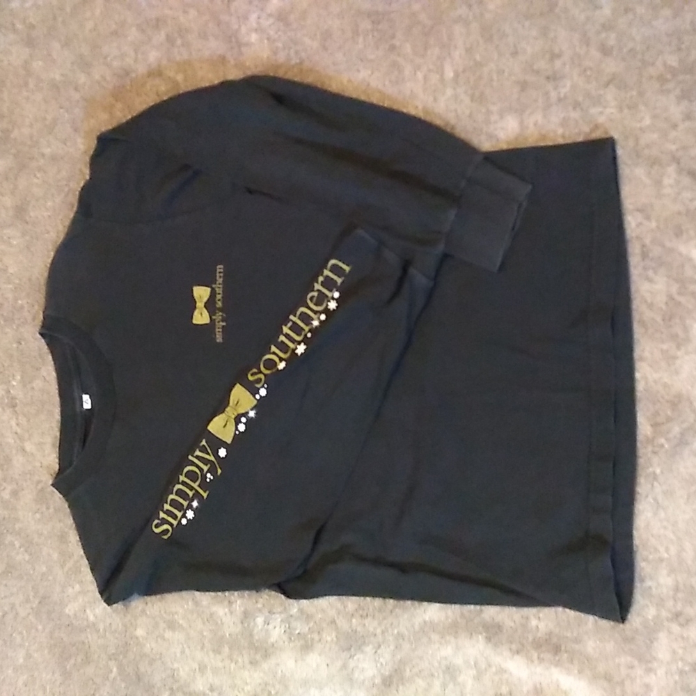 Simply Southern Christian graphic tee Christmas size xs?
